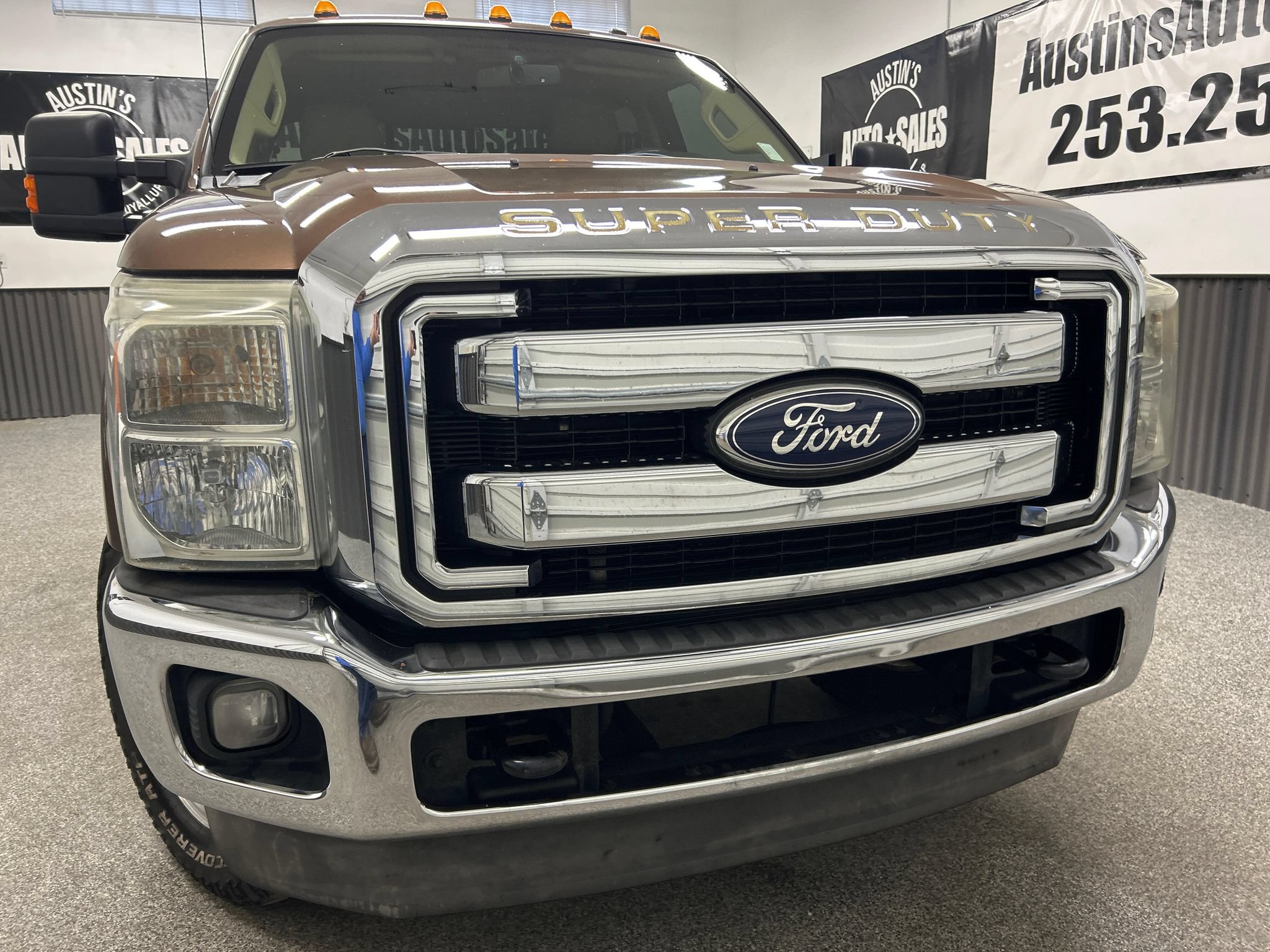 Used 2011 Ford F250 Lariat w/ Lariat Ultimate Pkg AWD/4WD image 2