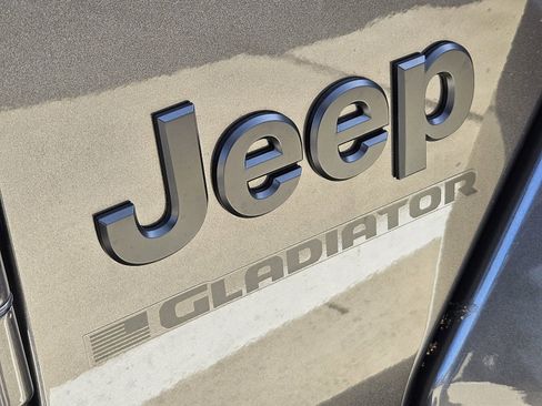 New 2026 Jeep Gladiator Sport AWD/4WD image 15
