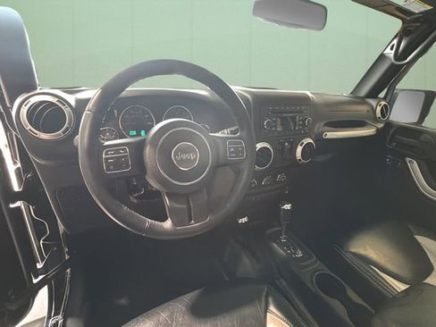 Used 2016 Jeep Wrangler Sahara w/ Connectivity Group AWD/4WD image 20