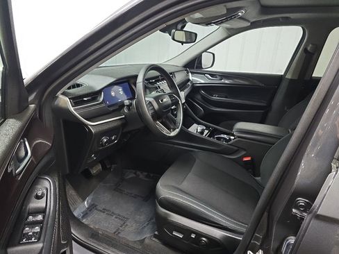 Used 2022 Jeep Grand Cherokee L Laredo w/ Luxury Tech Group I AWD/4WD image 29