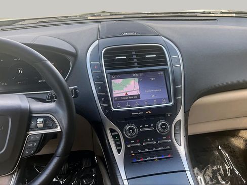 Used 2020 Lincoln Nautilus Reserve AWD/4WD image 7