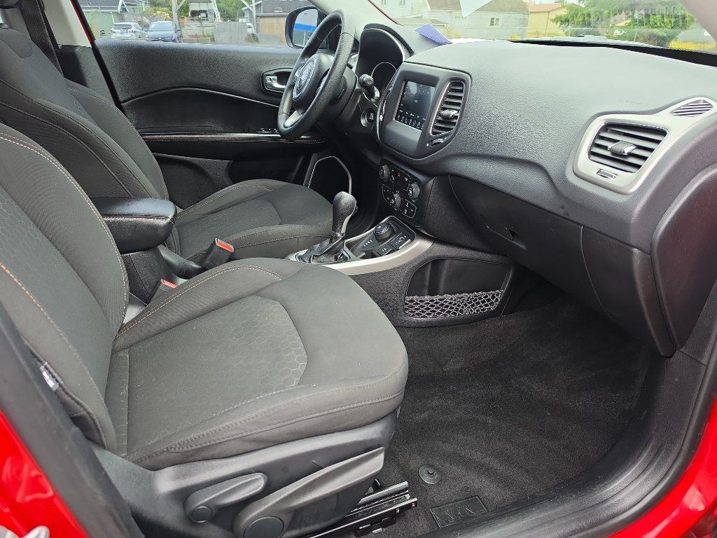 Used 2018 Jeep Compass Sport w/ Tech Group AWD/4WD image 15