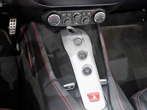 Used 2016 Ferrari California T RWD image 25