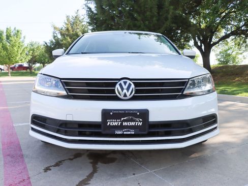 Used 2017 Volkswagen Jetta S image 2