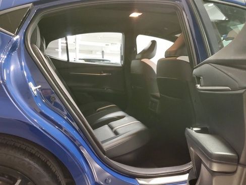 Used 2025 Toyota Camry SE image 23