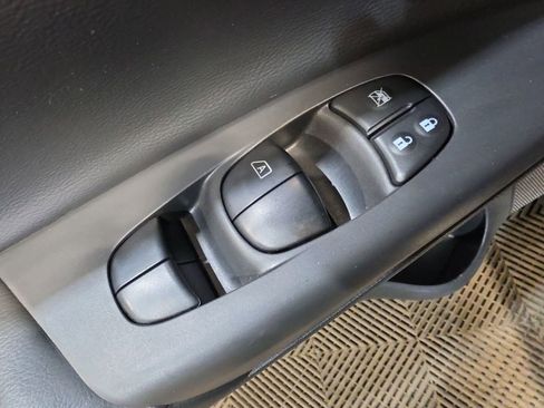 Used 2018 Nissan Sentra SL FWD image 15