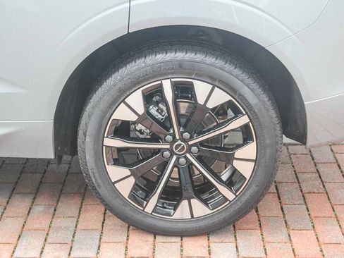 Certified 2026 Volvo XC60 B5 Plus w/ Climate Package image 7