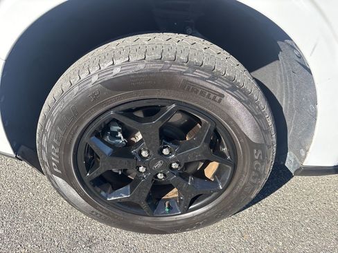 Used 2023 Ford Maverick Lariat w/ Equipment Group 500A Standard image 11