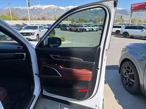Certified 2024 Kia Telluride SX Prestige AWD/4WD image 35