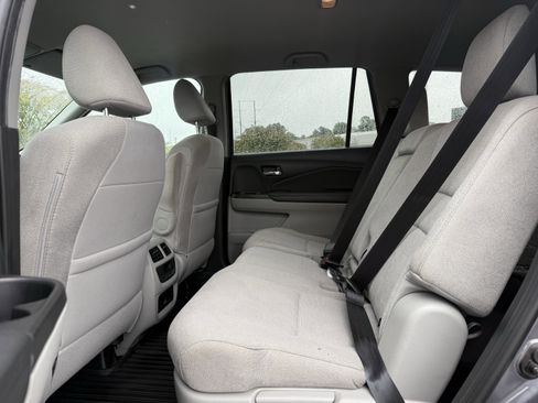 Used 2021 Honda Pilot EX image 30