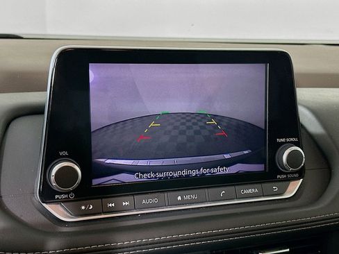 Used 2023 Nissan Rogue SV image 18