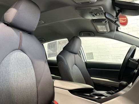 Used 2019 Toyota Camry LE image 17