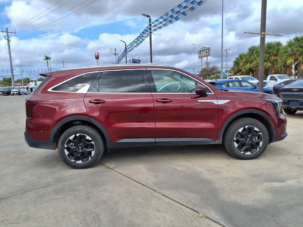 Certified 2025 Kia Sorento S AWD/4WD image 8
