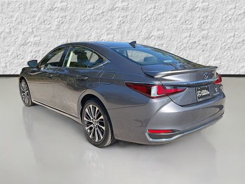 Used 2019 Lexus ES 300h w/ Premium Package image 5