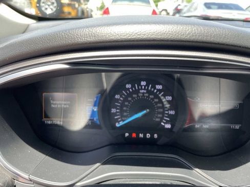 Used 2019 Ford Fusion SE FWD image 22