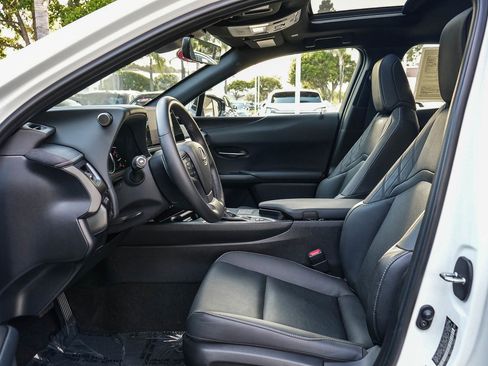 Used 2024 Lexus UX 250h F Sport image 18