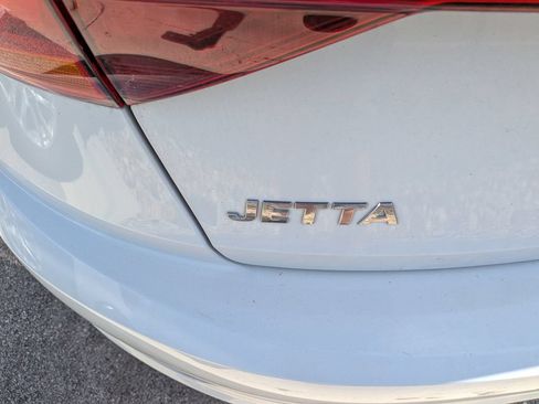 Used 2019 Volkswagen Jetta SE FWD image 6