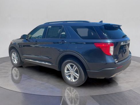 Used 2023 Ford Explorer XLT w/ Equipment Group 202A AWD/4WD image 2