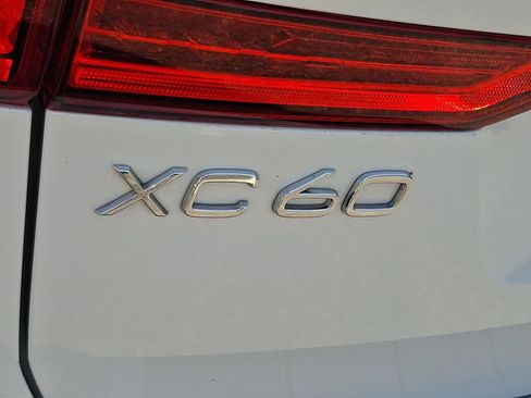 Certified 2023 Volvo XC60 B5 Plus w/ Climate Package AWD/4WD image 29