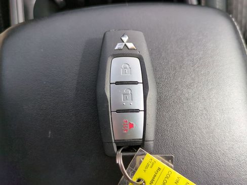 Used 2022 Mitsubishi Outlander ES image 27