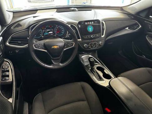 Used 2017 Chevrolet Malibu LT FWD image 22
