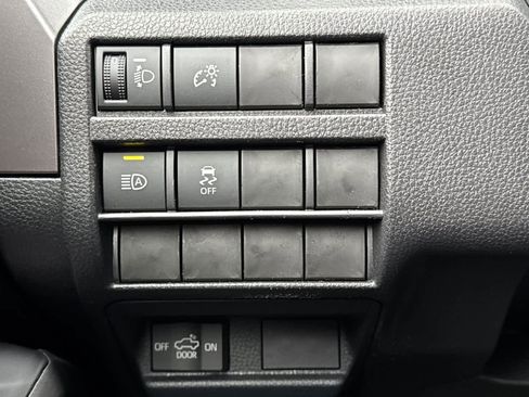 Certified 2026 Toyota Tacoma SR5 AWD/4WD image 27