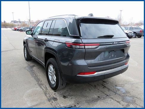 Certified 2023 Jeep Grand Cherokee Laredo w/ Luxury Tech Group I image 5