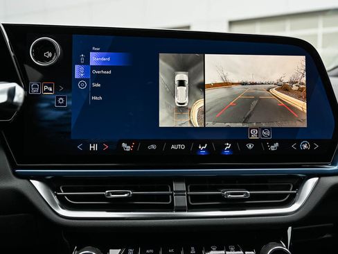 New 2026 Chevrolet Equinox EV LT image 24