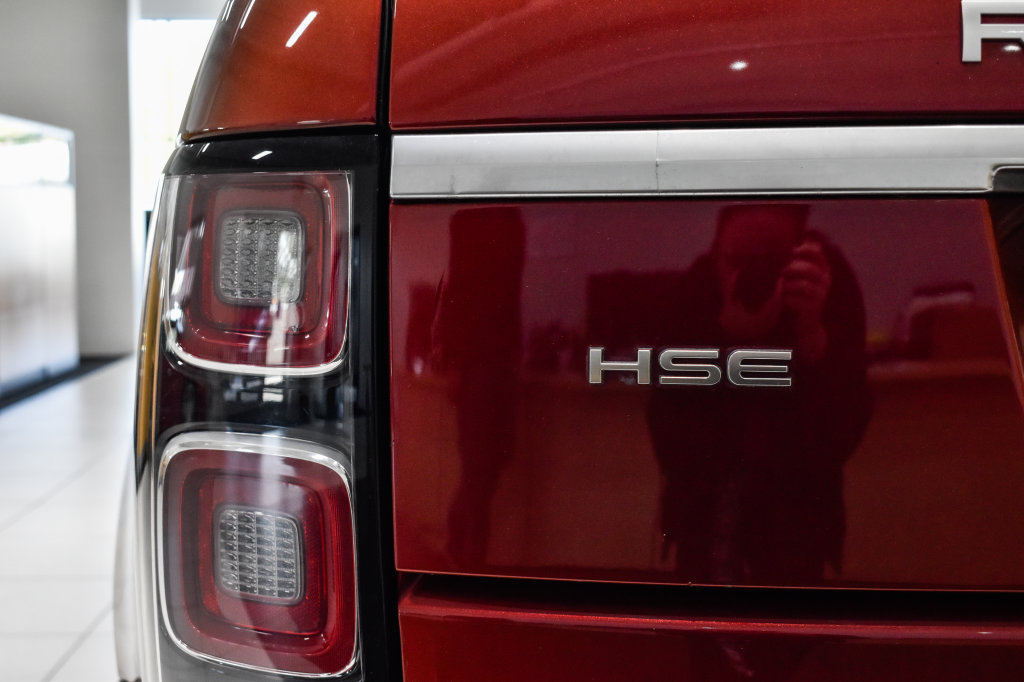 Used 2018 Land Rover Range Rover HSE AWD/4WD image 14