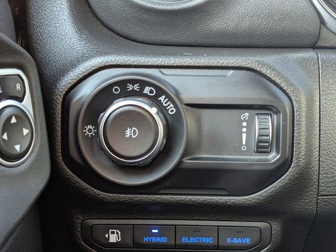 Used 2023 Jeep Wrangler Unlimited Sahara image 19