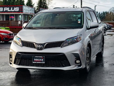 Used 2020 Toyota Sienna SE AWD/4WD image 4