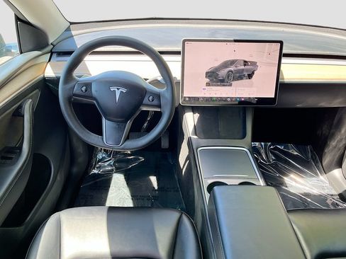 Used 2023 Tesla Model Y Long Range AWD/4WD image 23
