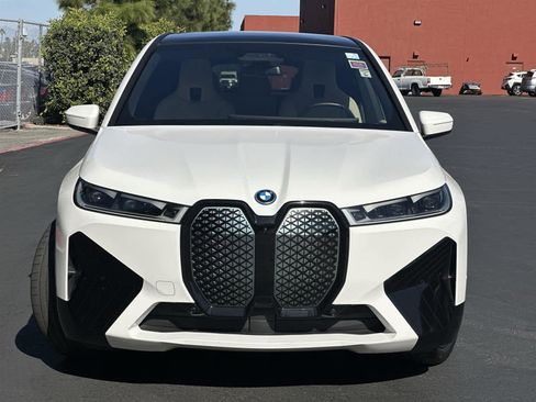 Used 2024 BMW iX M60 image 6