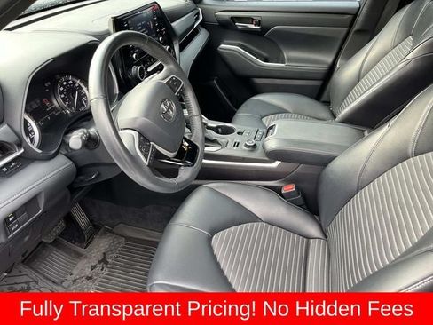 Used 2022 Toyota Highlander XSE AWD/4WD image 27