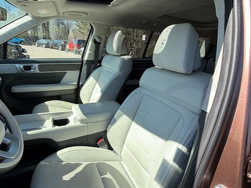 Used 2024 Hyundai Santa Fe Calligraphy image 17