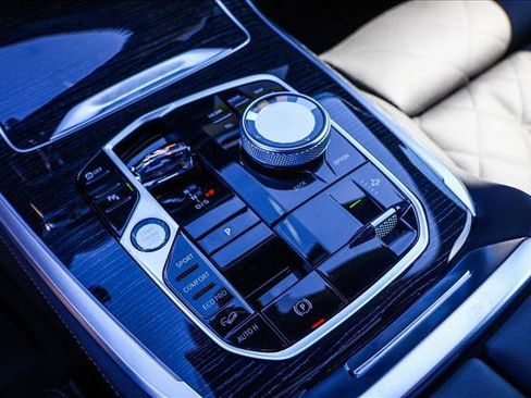 New 2027 BMW X7 xDrive40i w/ Executive Package AWD/4WD image 18