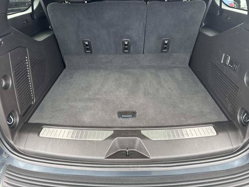 Used 2021 Chevrolet Suburban High Country RWD image 28