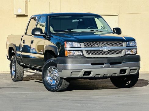 Used 2004 Chevrolet Silverado 2500 4x4 Crew Cab image 1