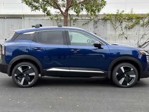 New 2026 Nissan Kicks SR w/ Cold Weather Package image 3