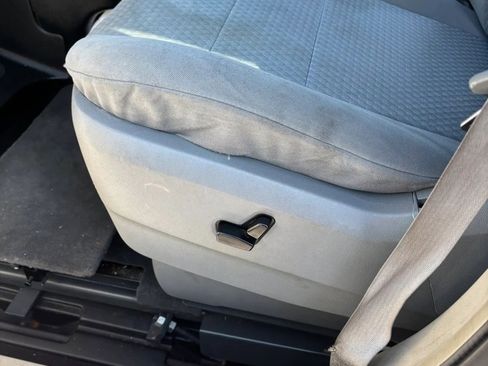 Used 2010 Chrysler Town & Country Touring image 17