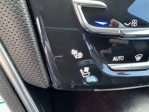 Used 2019 Cadillac XTS Luxury image 18