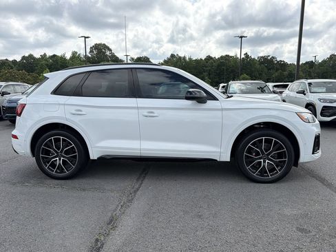 Used 2023 Audi SQ5 Prestige AWD/4WD image 6