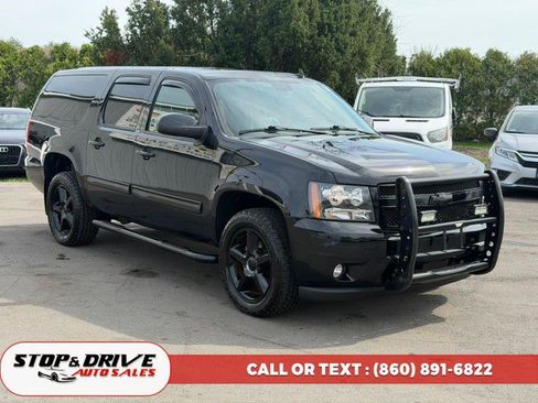 Used 2014 Chevrolet Suburban LT image 7