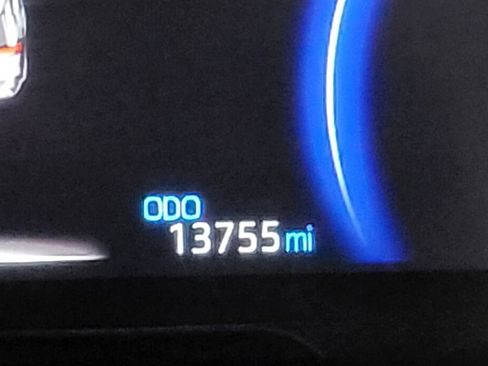 Used 2025 Toyota RAV4 XLE image 12