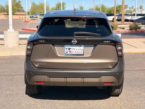 Certified 2025 Nissan Kicks SV w/ Interior Electronics Package FWD image 5