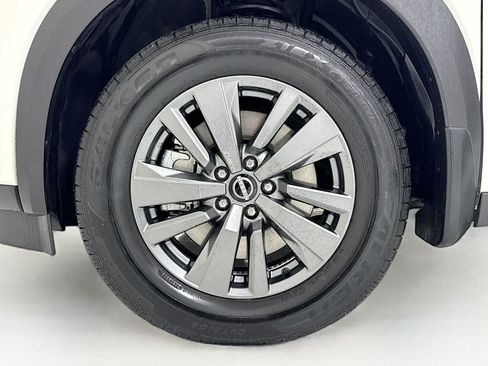 Used 2022 Nissan Pathfinder SV image 27