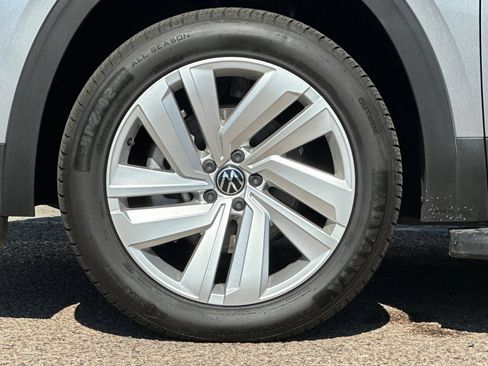 Used 2023 Volkswagen Atlas Cross Sport SE FWD image 25