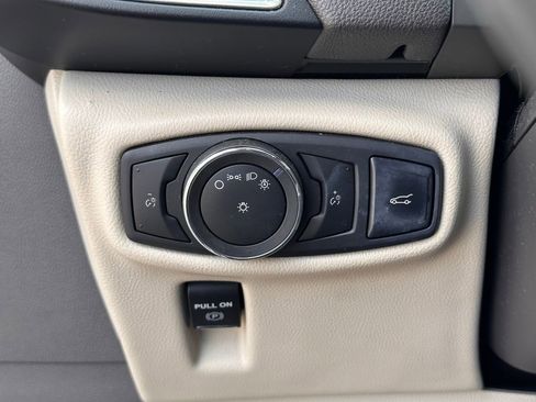 Used 2016 Lincoln MKX Reserve w/ Climate Package image 30