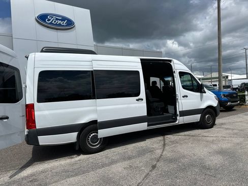 Used 2025 Mercedes-Benz Sprinter 2500 image 2
