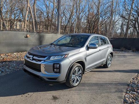 Used 2024 Mitsubishi Outlander Sport SE image 1